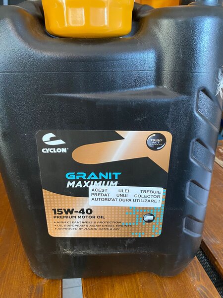 Oferta de ulei motor 15W40 cu filtru motor gratuit